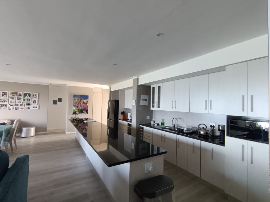 5 Bedroom Property for Sale in Kleinbaai Western Cape